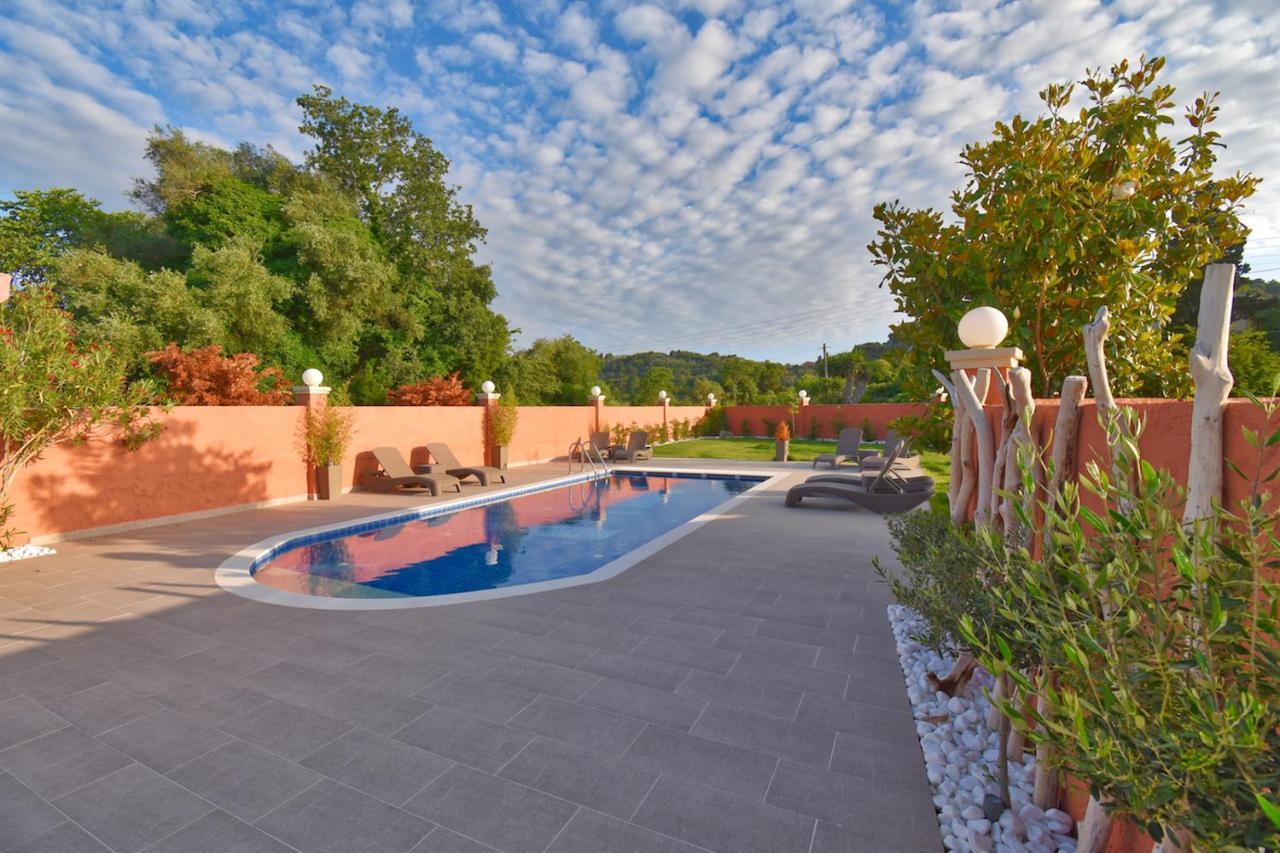 Villa Alex Sinarades Экстерьер фото
