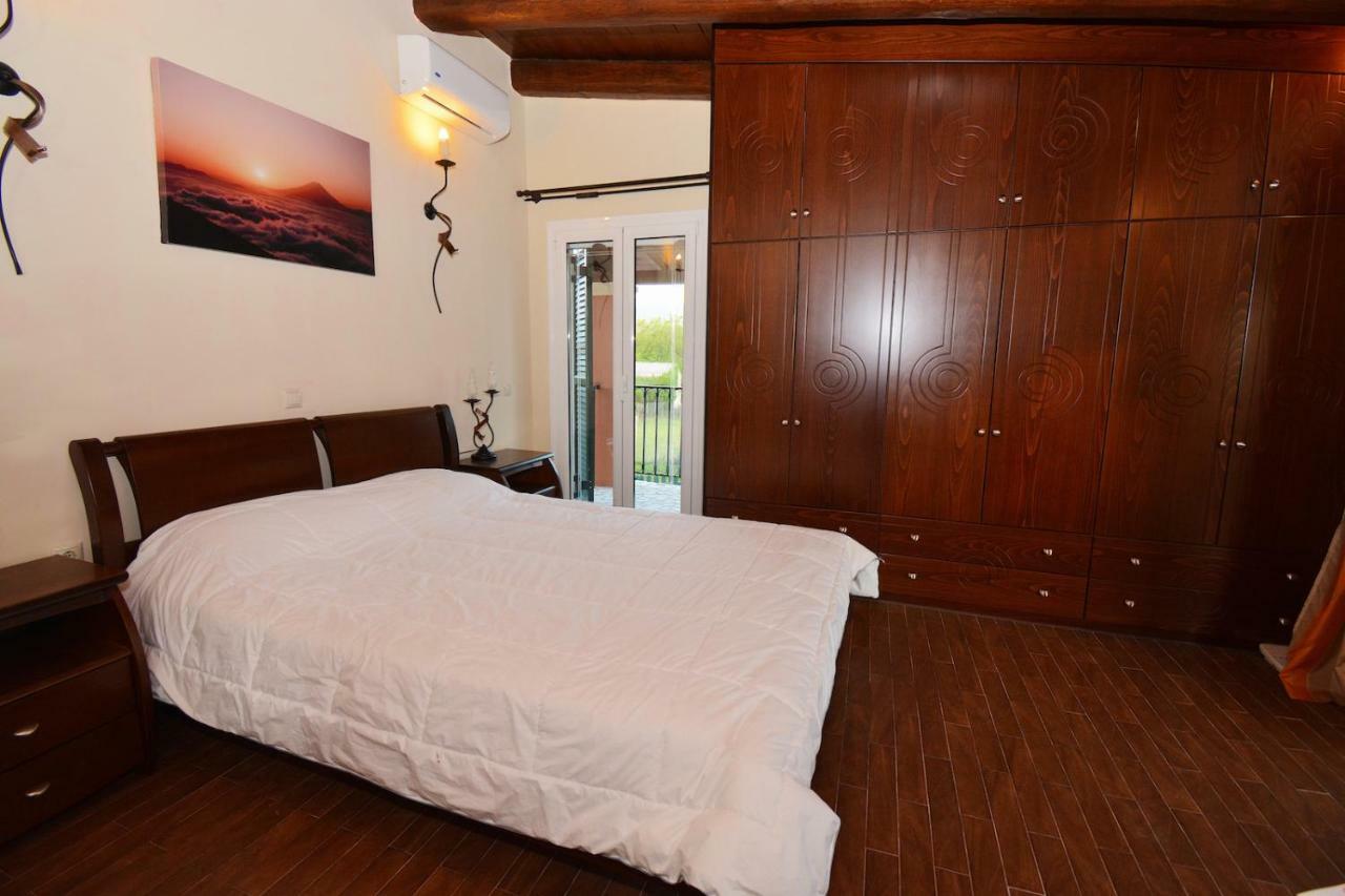 Villa Alex Sinarades Экстерьер фото